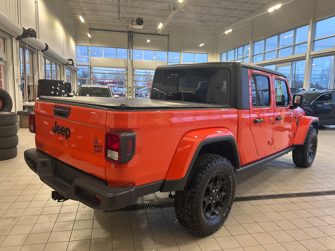 2023 Jeep Gladiator - Image 7