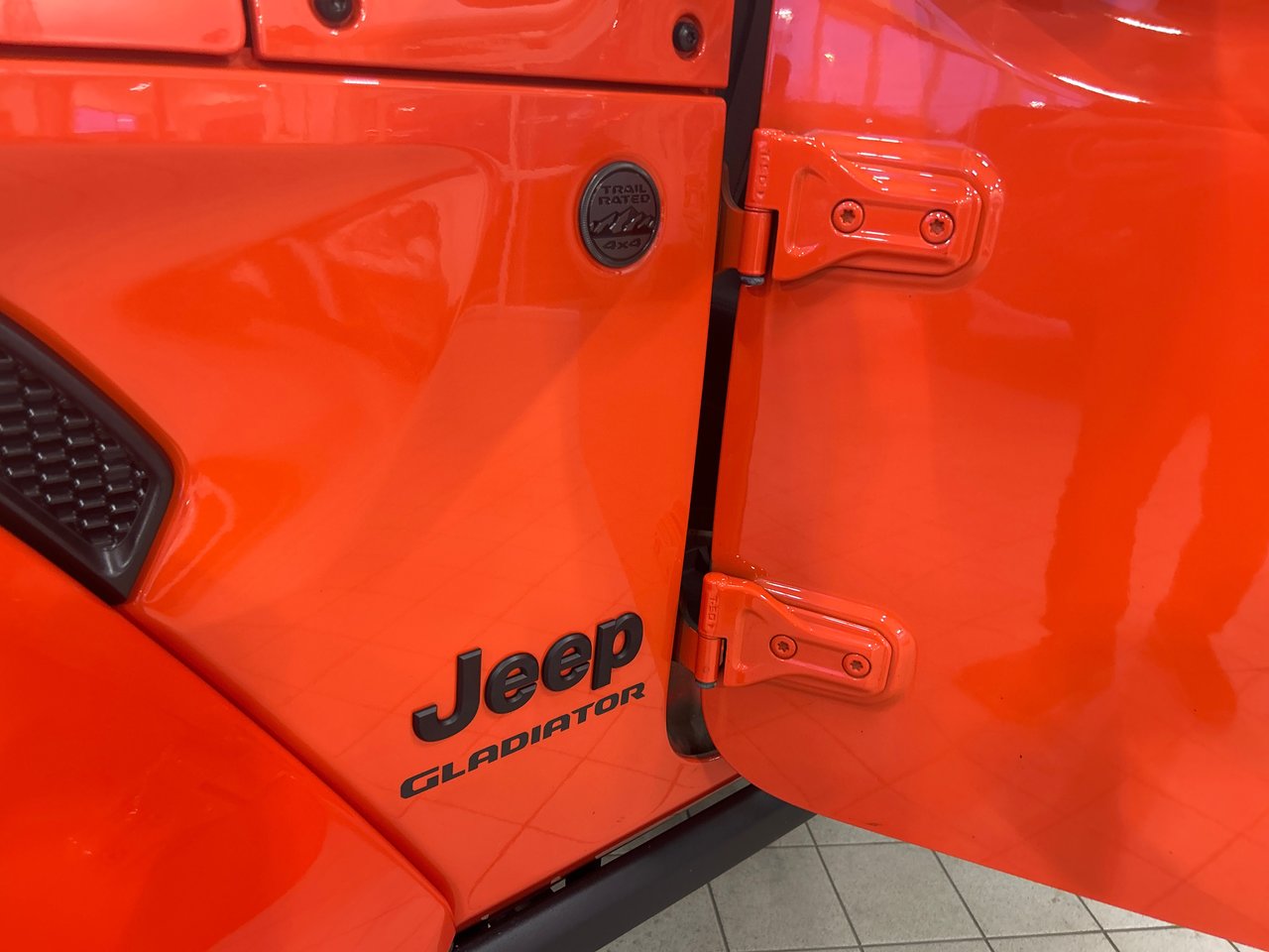 2023 Jeep Gladiator - Image 17