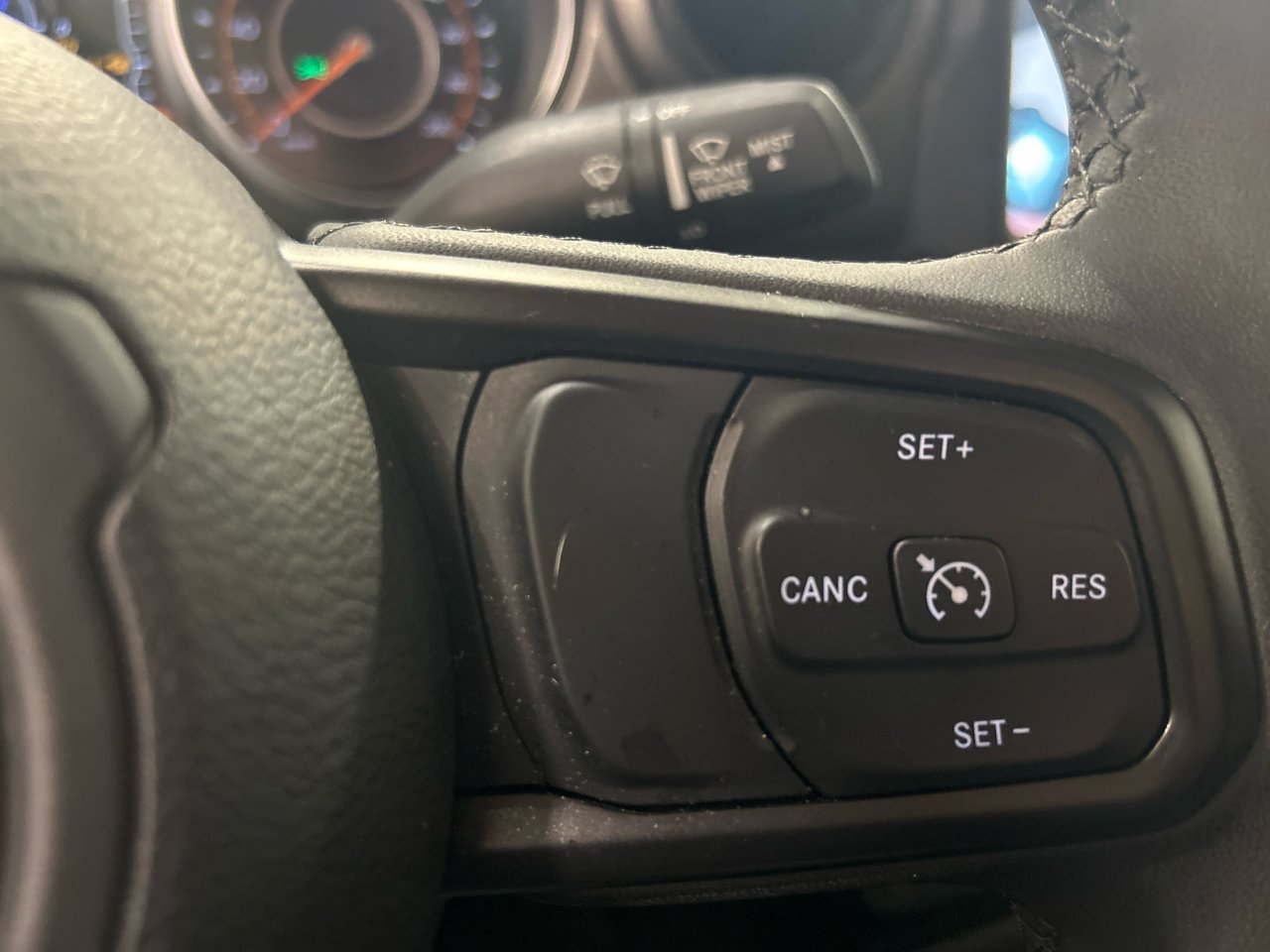 2023 Jeep Gladiator - Image 28