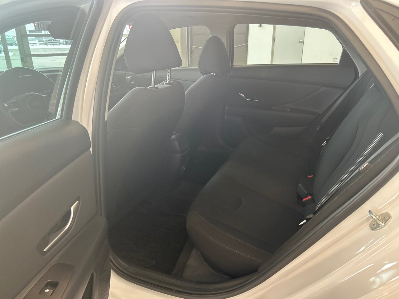 2024 Hyundai Elantra - Image 9