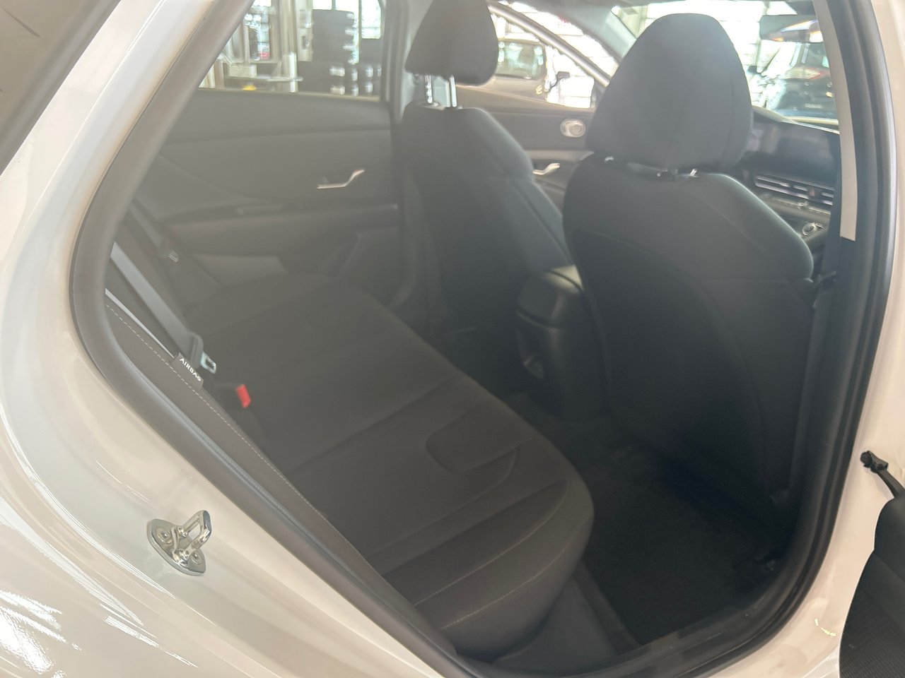 2024 Hyundai Elantra - Image 12