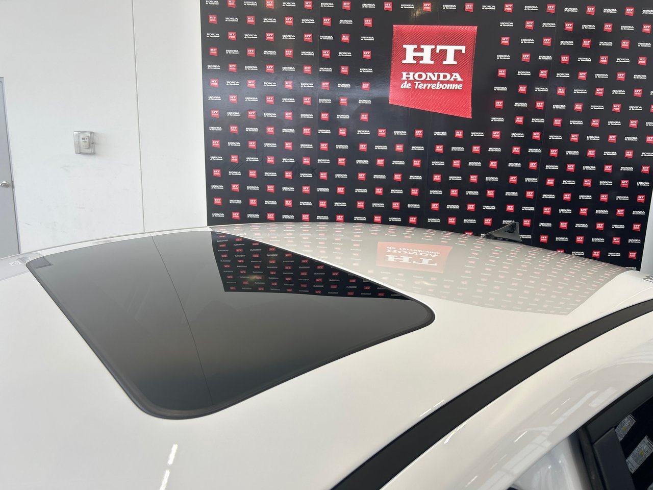 2024 Hyundai Elantra - Image 19