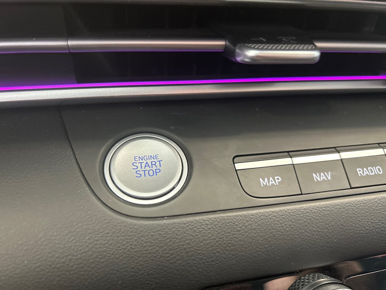 2024 Hyundai Elantra - Image 25