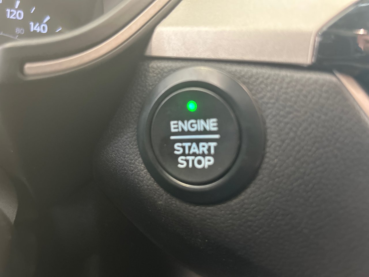 2021 Ford Escape - Image 24