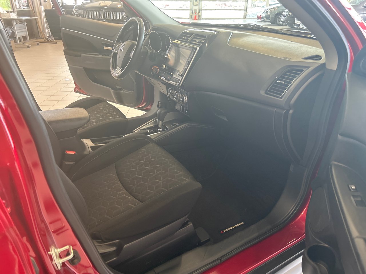 2022 Mitsubishi RVR - Image 13