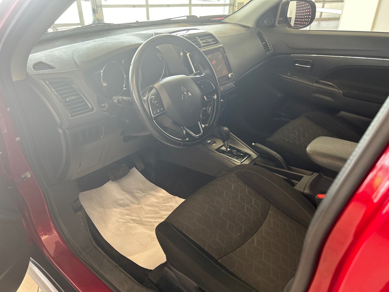 2022 Mitsubishi RVR - Image 16