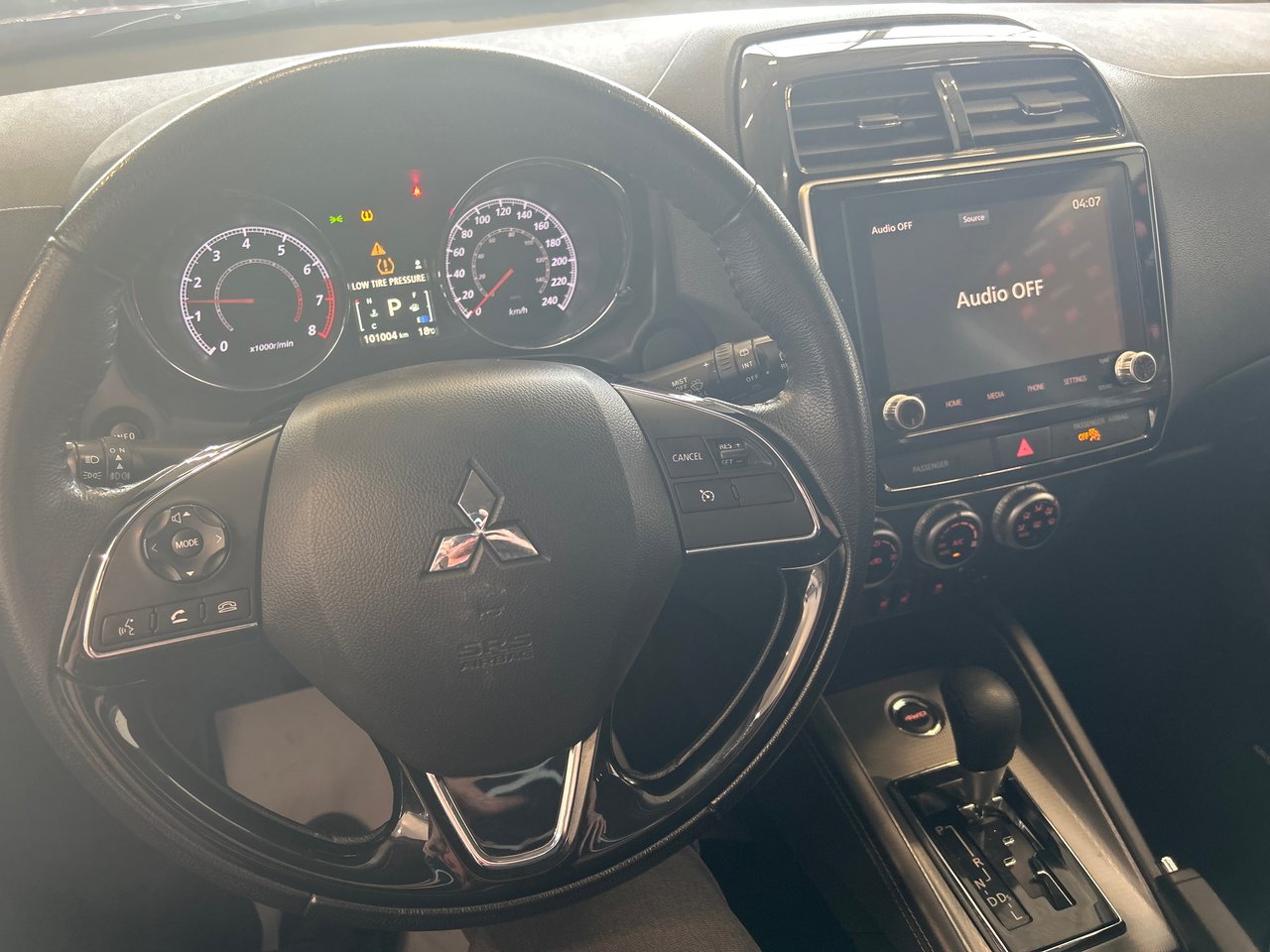 2022 Mitsubishi RVR - Image 24