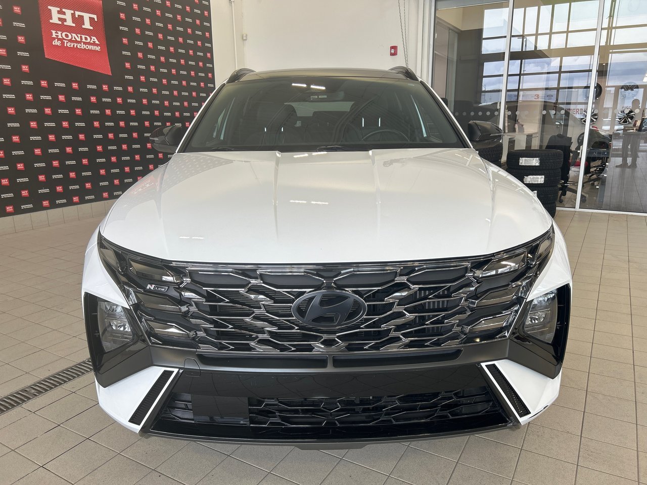 2025 Hyundai Tucson Hybrid - Image 3