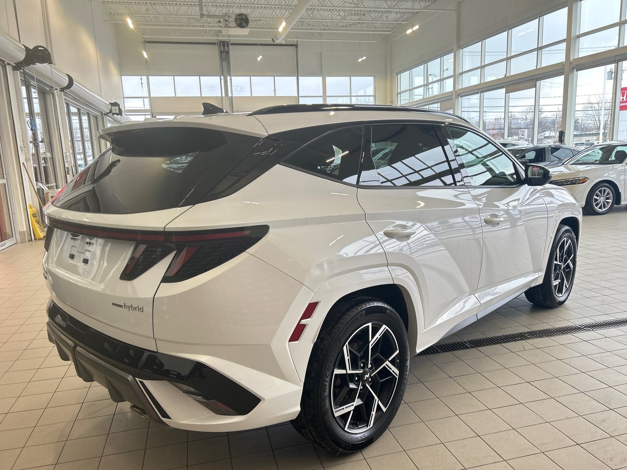 2025 Hyundai Tucson Hybrid - Image 6