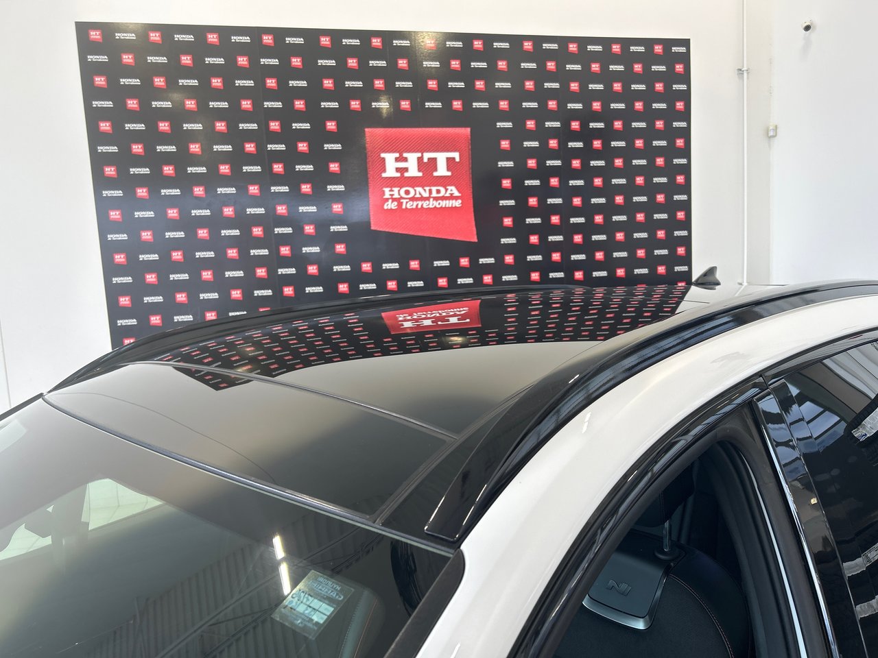 2025 Hyundai Tucson Hybrid - Image 15