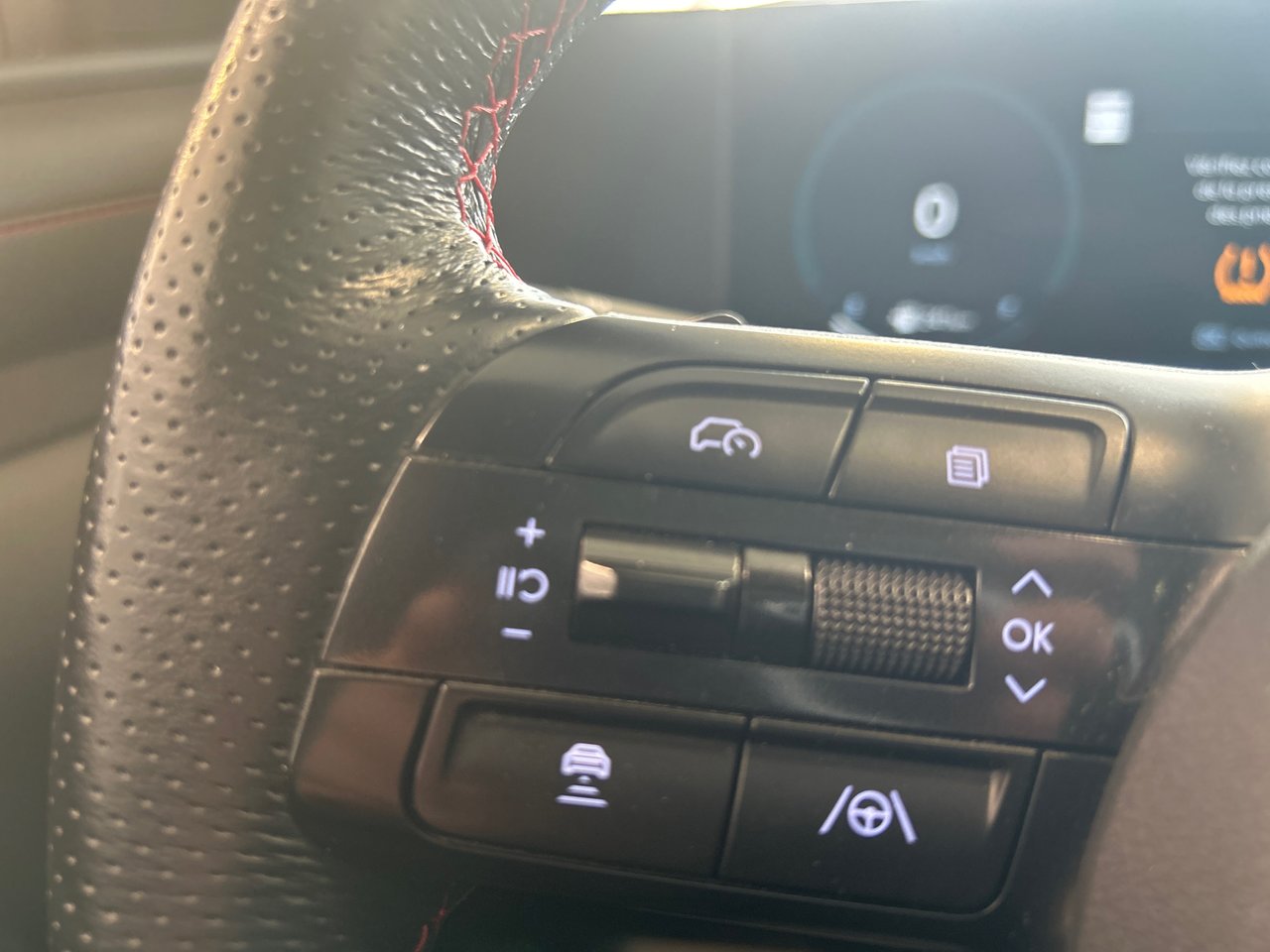 2025 Hyundai Tucson Hybrid - Image 29