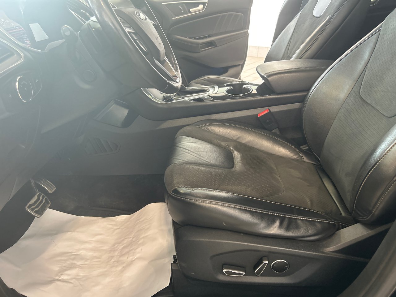 2016 Ford Edge - Image 17