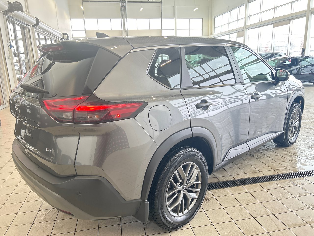 2022 Nissan Rogue - Image 6