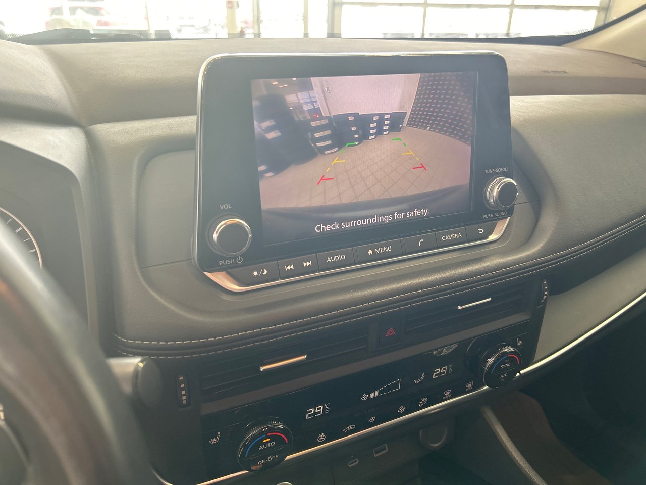 2022 Nissan Rogue - Image 23