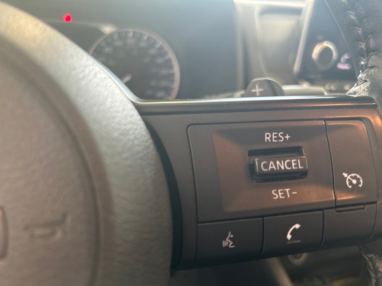 2022 Nissan Rogue - Image 26