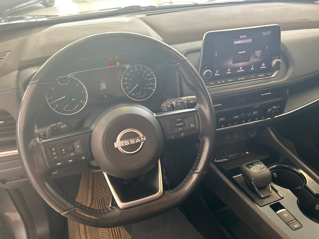 2022 Nissan Rogue - Image 28