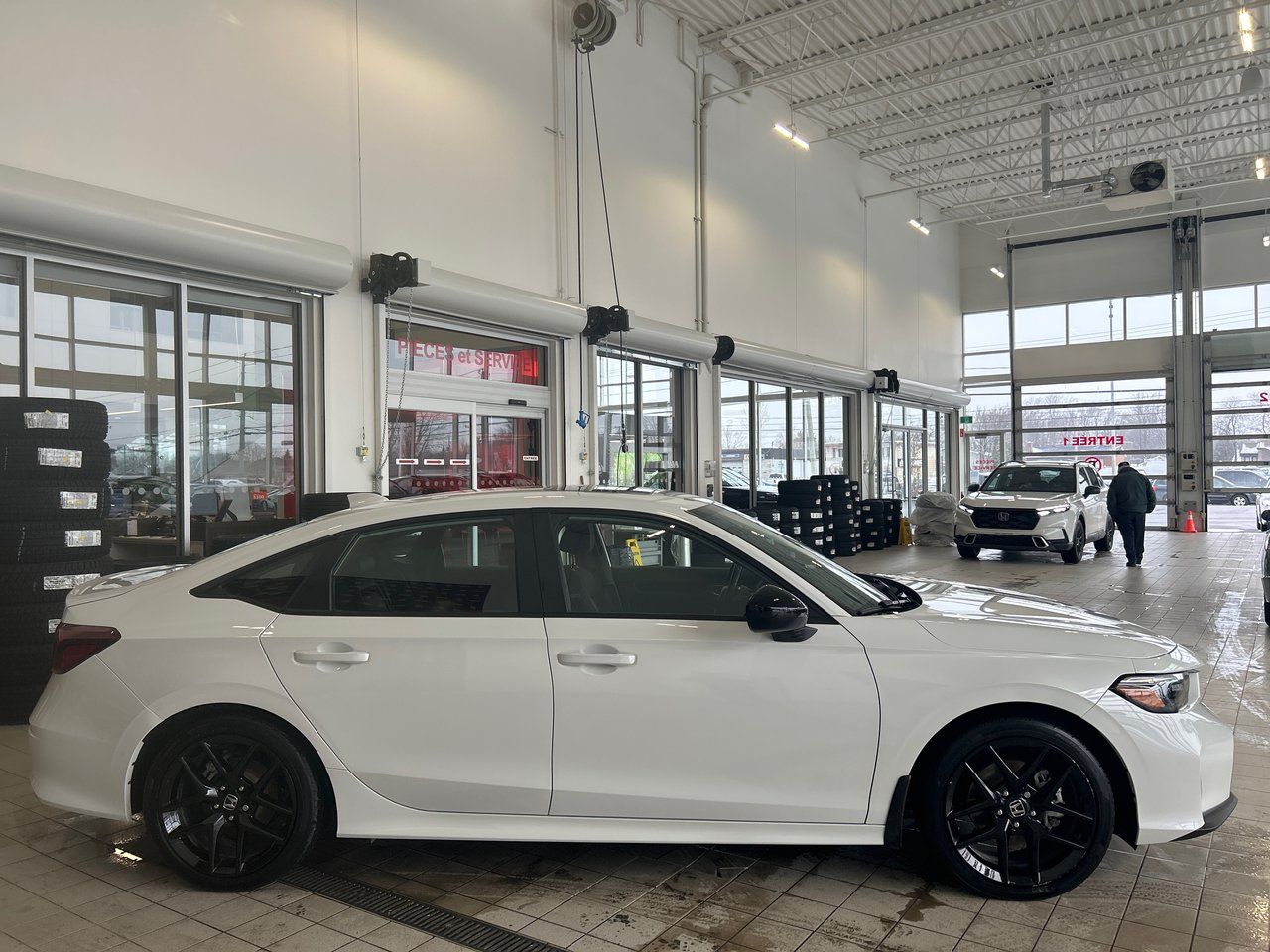 2025 Honda Civic Sedan Hybrid - Image 5