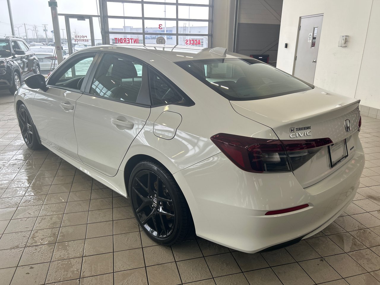 2025 Honda Civic Sedan Hybrid - Image 8