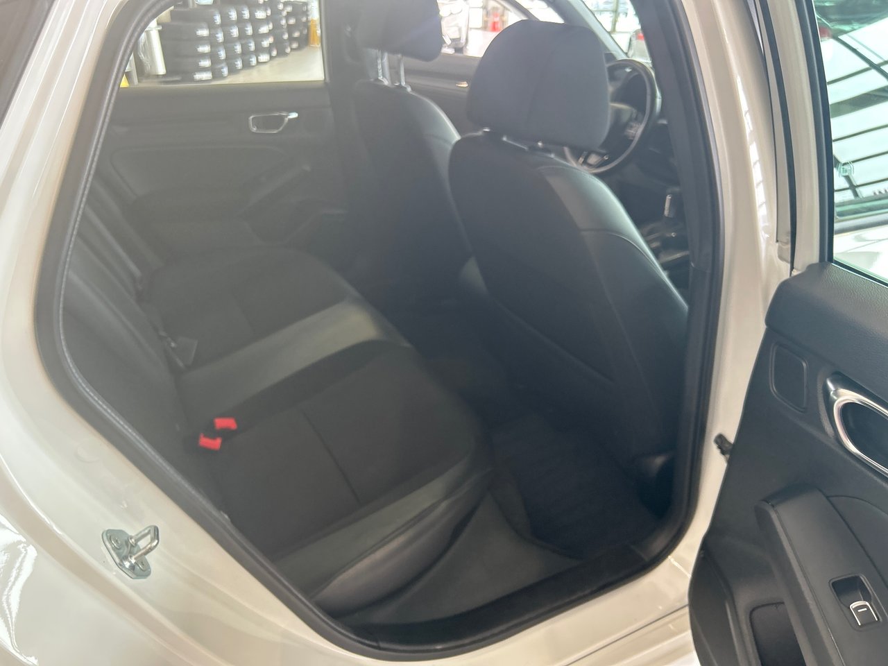 2025 Honda Civic Sedan Hybrid - Image 11