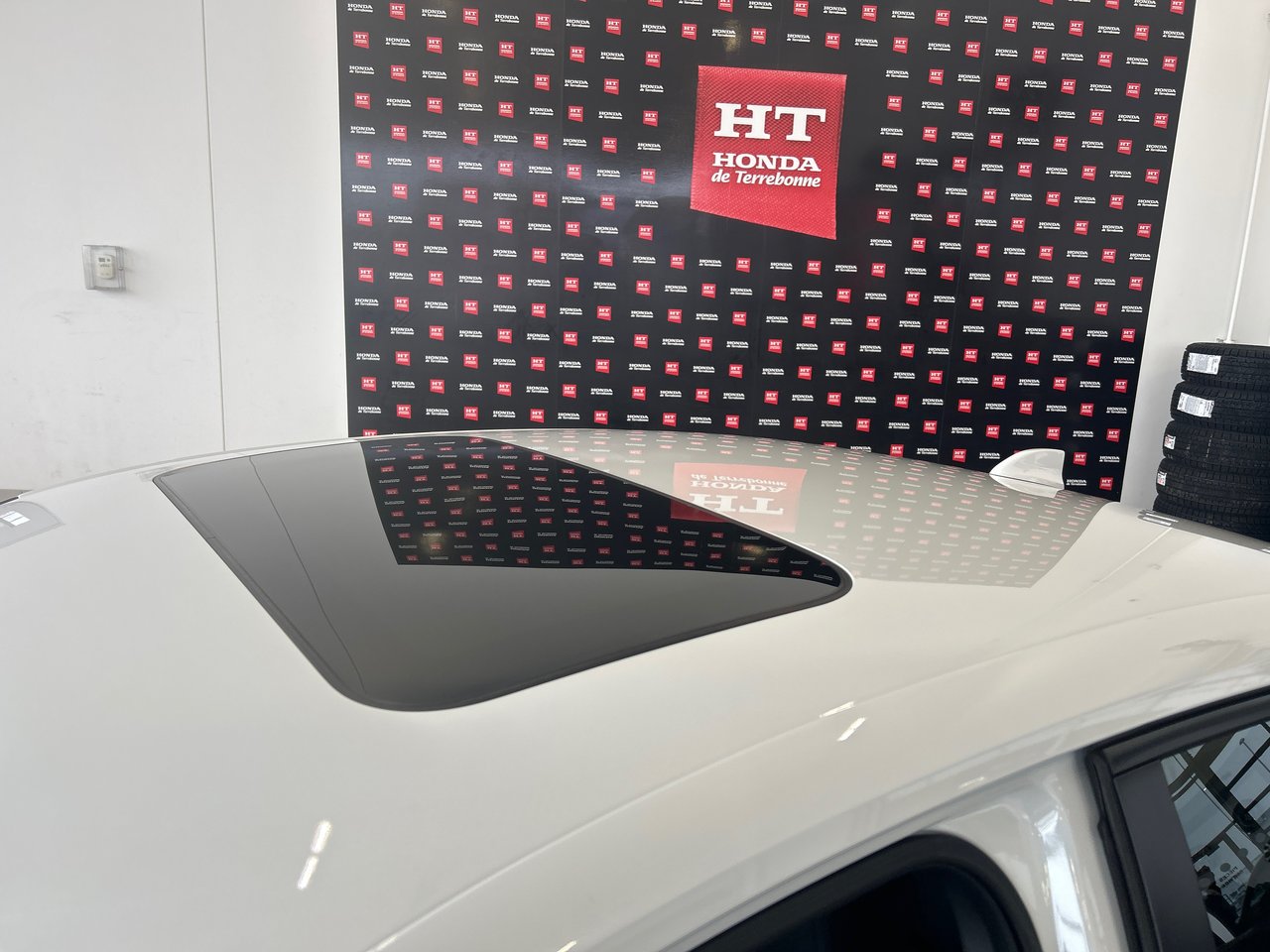 2025 Honda Civic Sedan Hybrid - Image 16