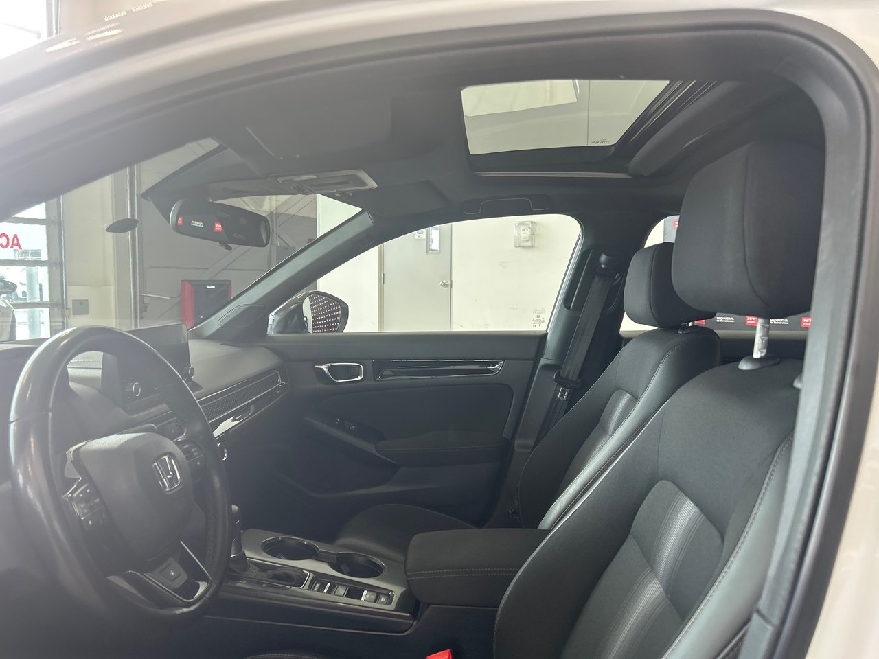 2025 Honda Civic Sedan Hybrid - Image 18