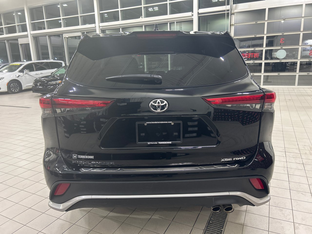 2022 Toyota Highlander - Image 7