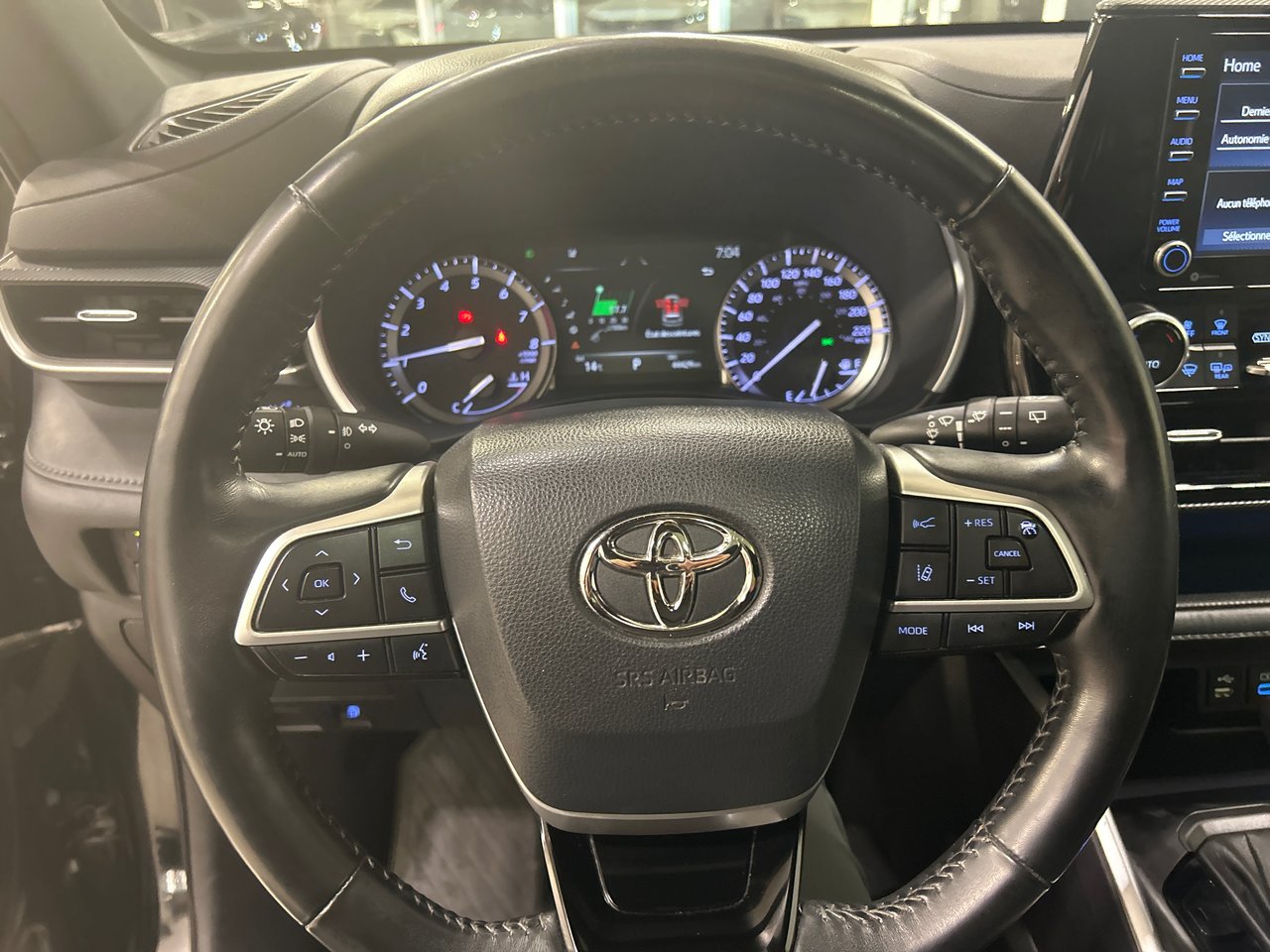 2022 Toyota Highlander - Image 28