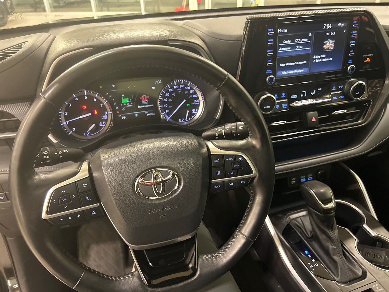 2022 Toyota Highlander - Image 33