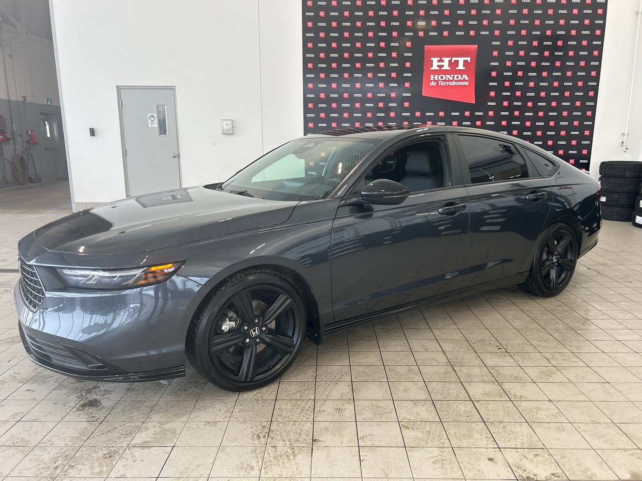 2025 Honda Accord Hybrid - Image 2