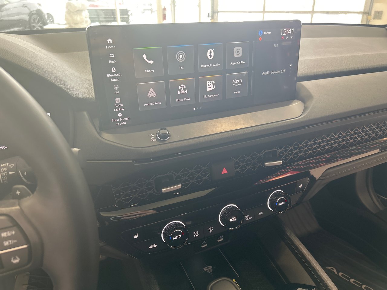 2025 Honda Accord Hybrid - Image 24