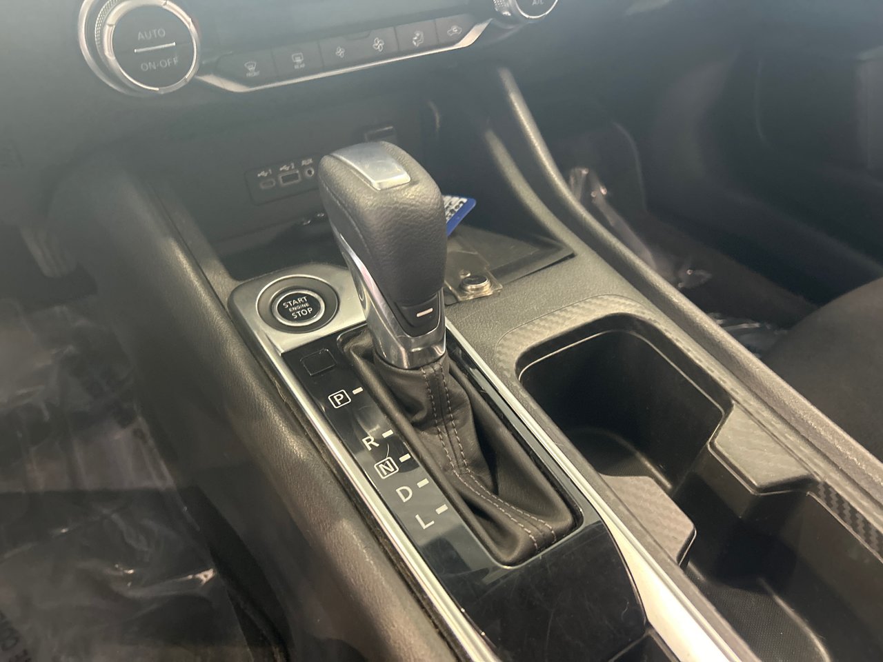 2020 Nissan Sentra - Image 17