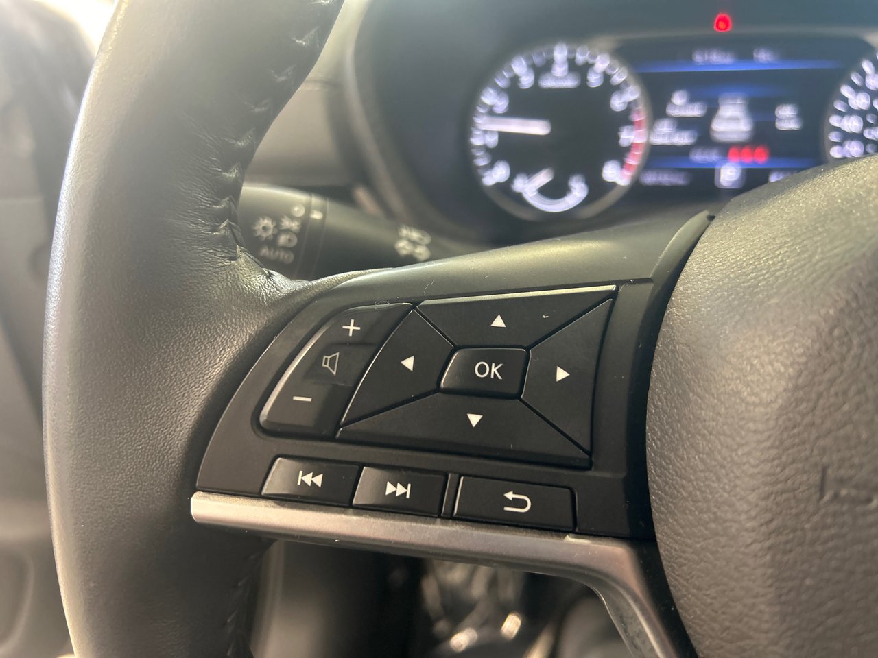 2020 Nissan Sentra - Image 22