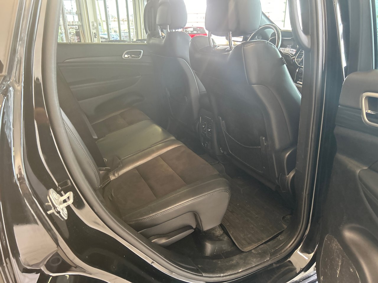 2022 Jeep Grand Cherokee WK - Image 10