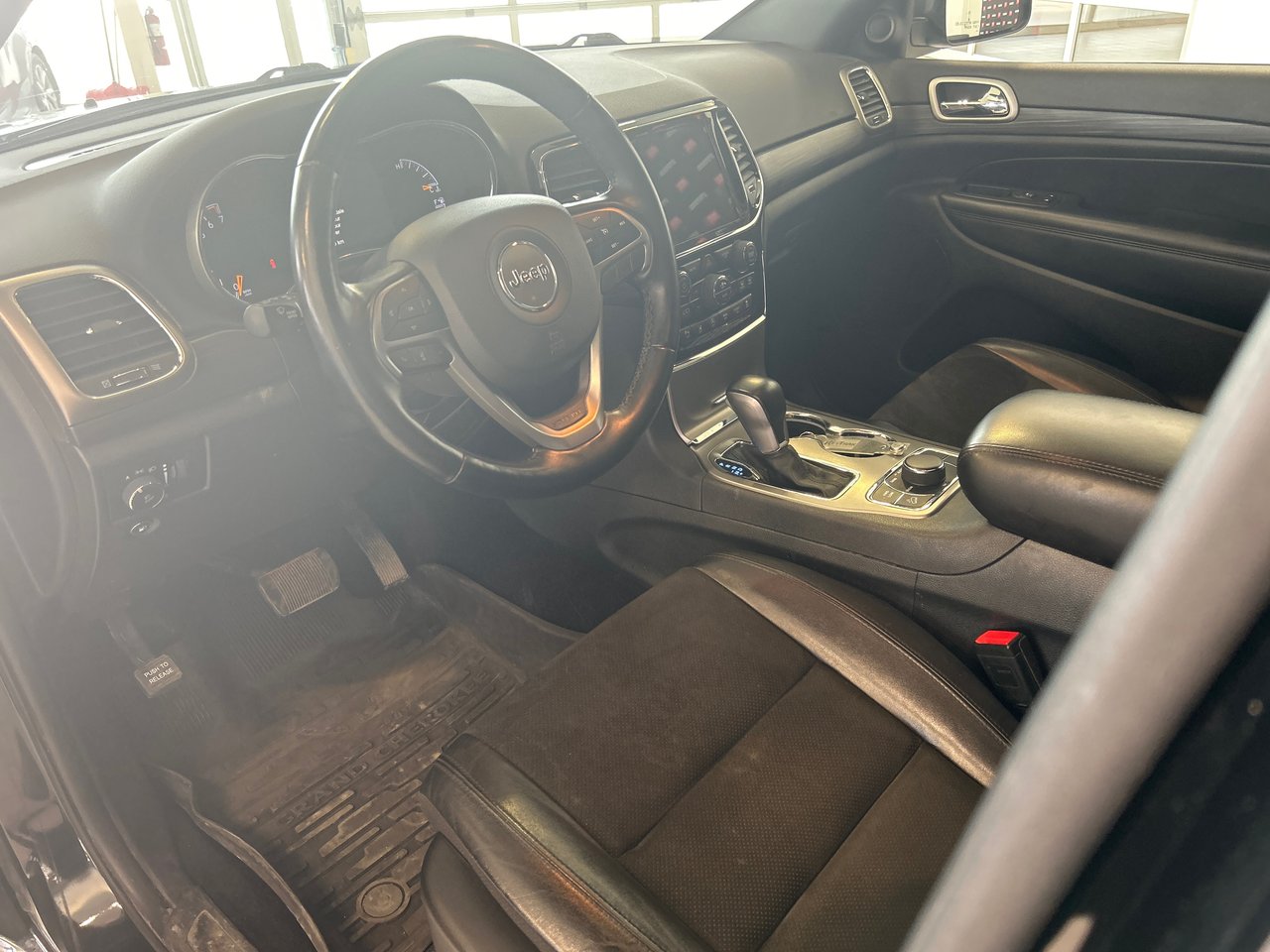 2022 Jeep Grand Cherokee WK - Image 14