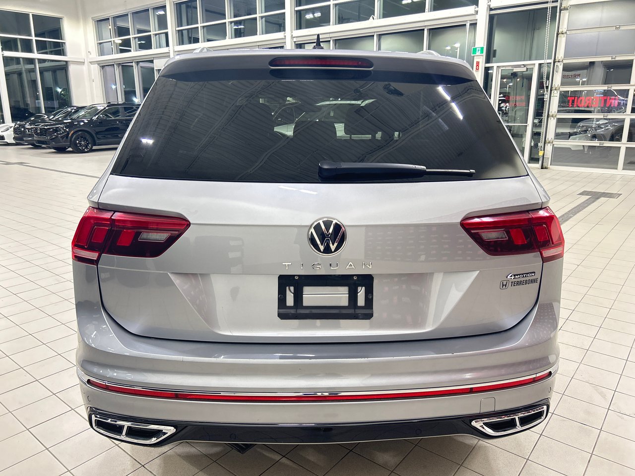 2022 Volkswagen Tiguan - Image 9