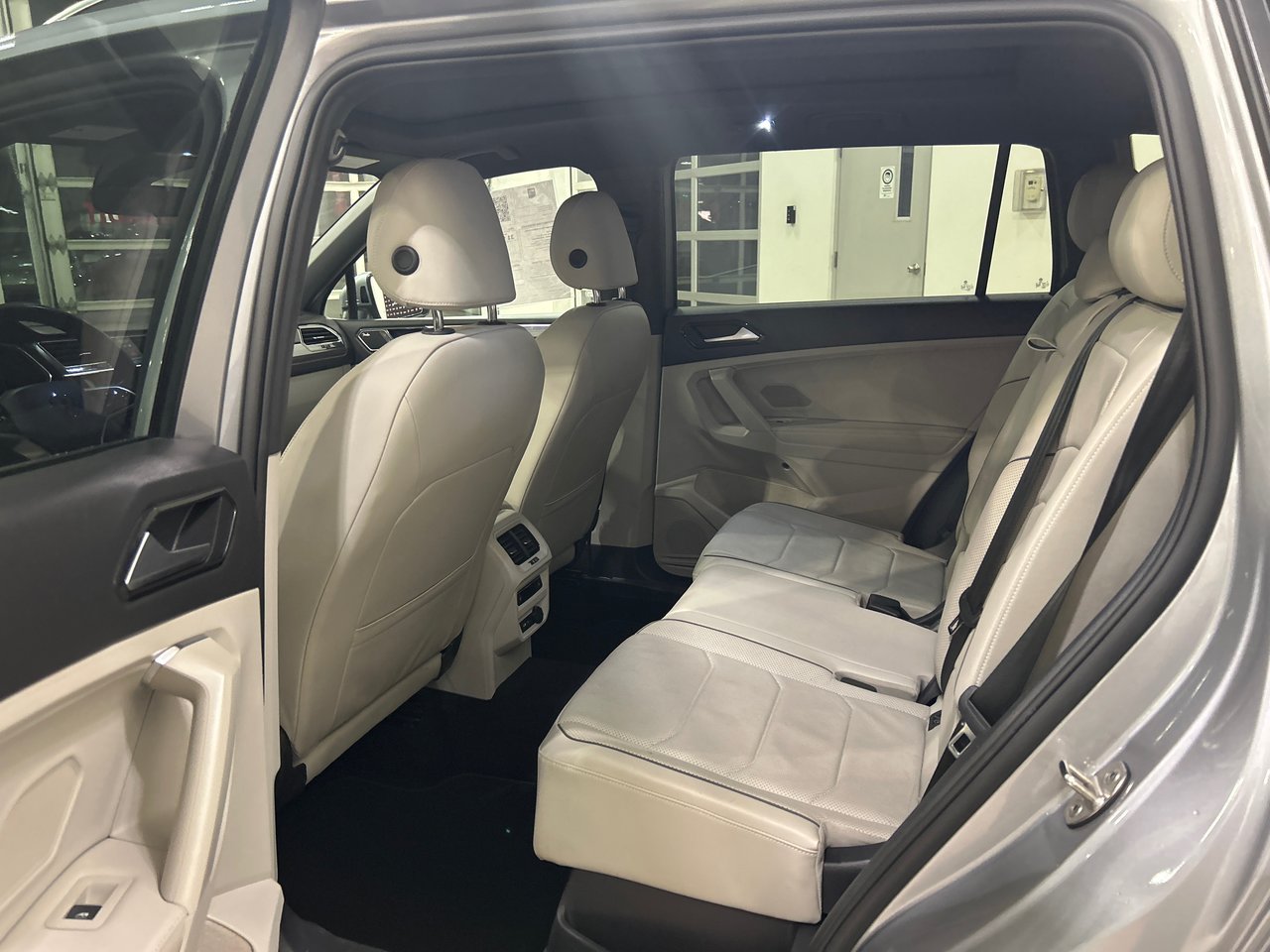 2022 Volkswagen Tiguan - Image 12