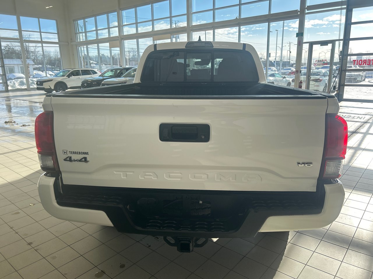 2018 Toyota Tacoma - Image 8