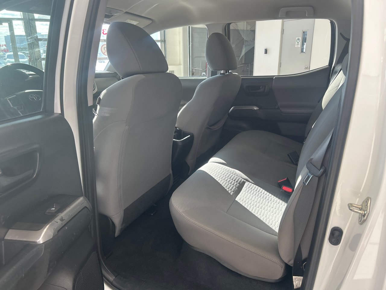 2018 Toyota Tacoma - Image 10