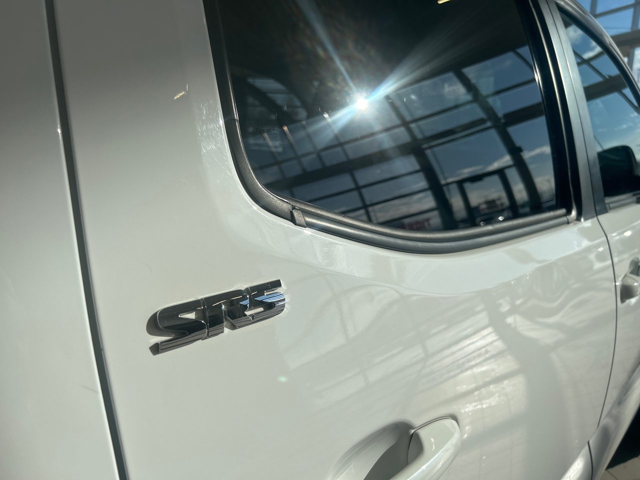 2018 Toyota Tacoma - Image 11