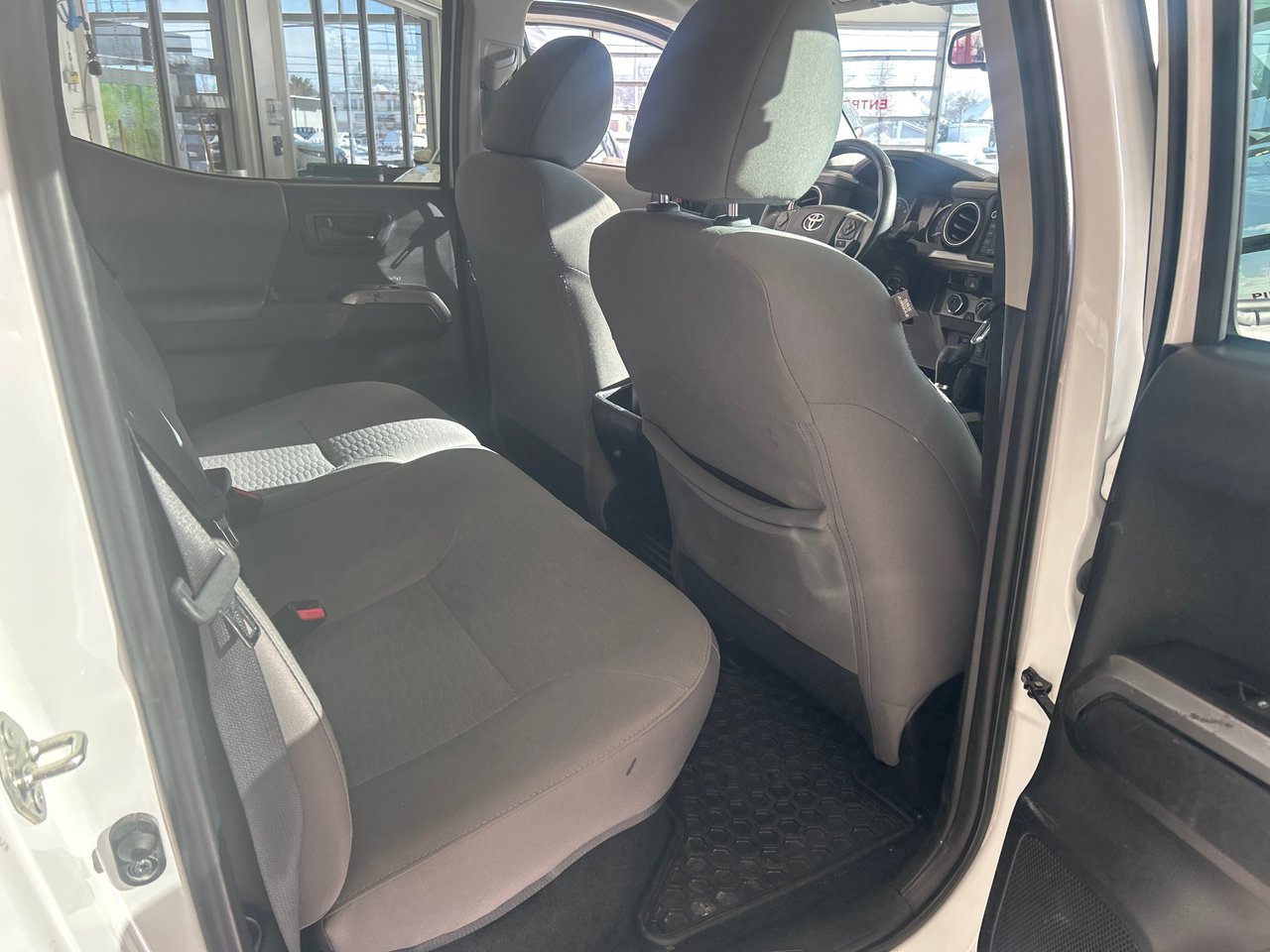 2018 Toyota Tacoma - Image 12