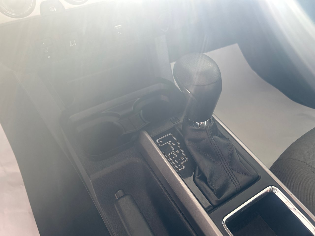 2018 Toyota Tacoma - Image 28