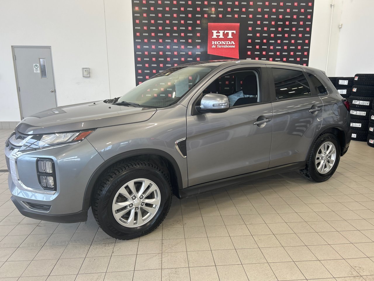 2020 Mitsubishi RVR - Image 2