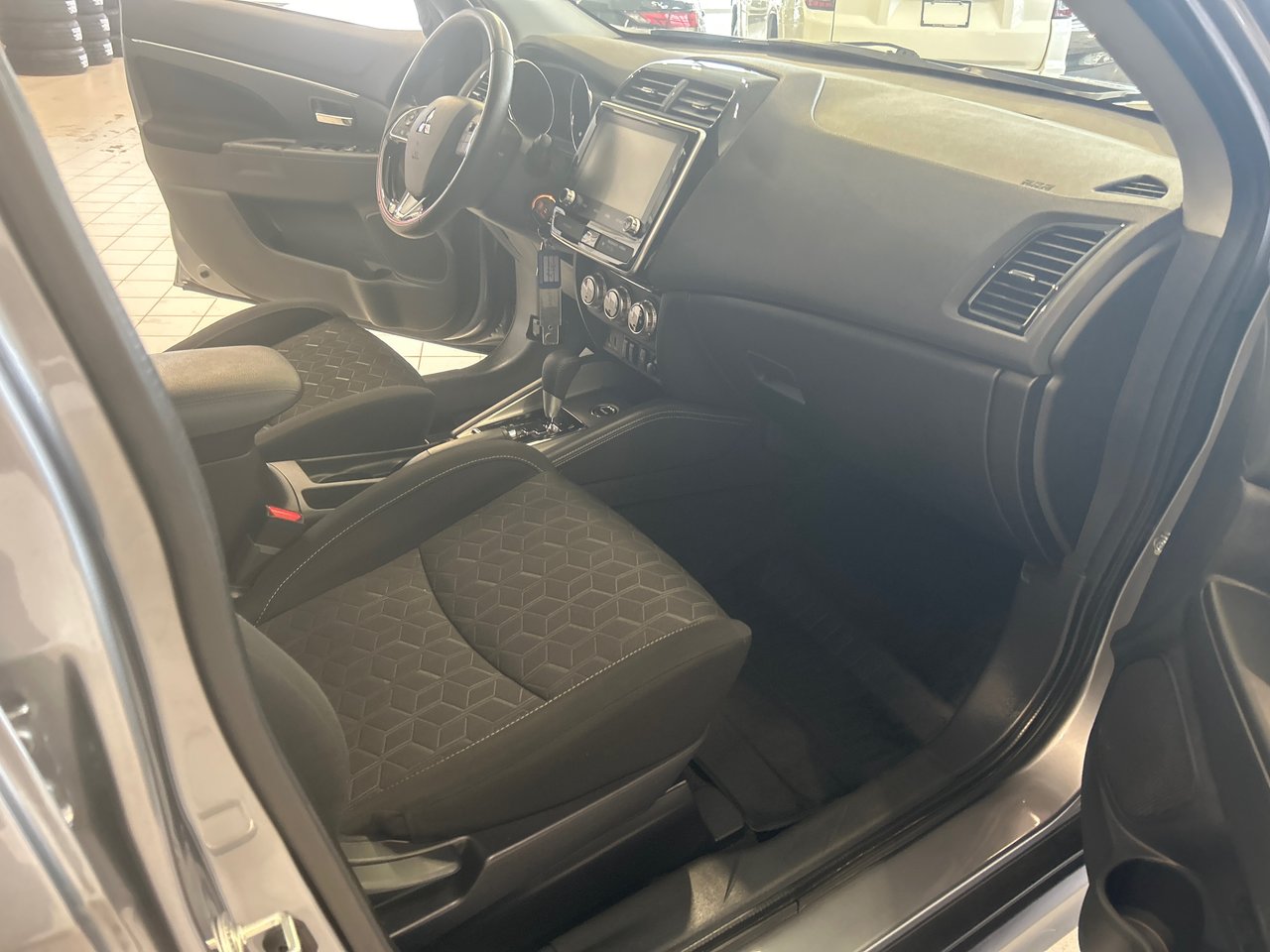 2020 Mitsubishi RVR - Image 14