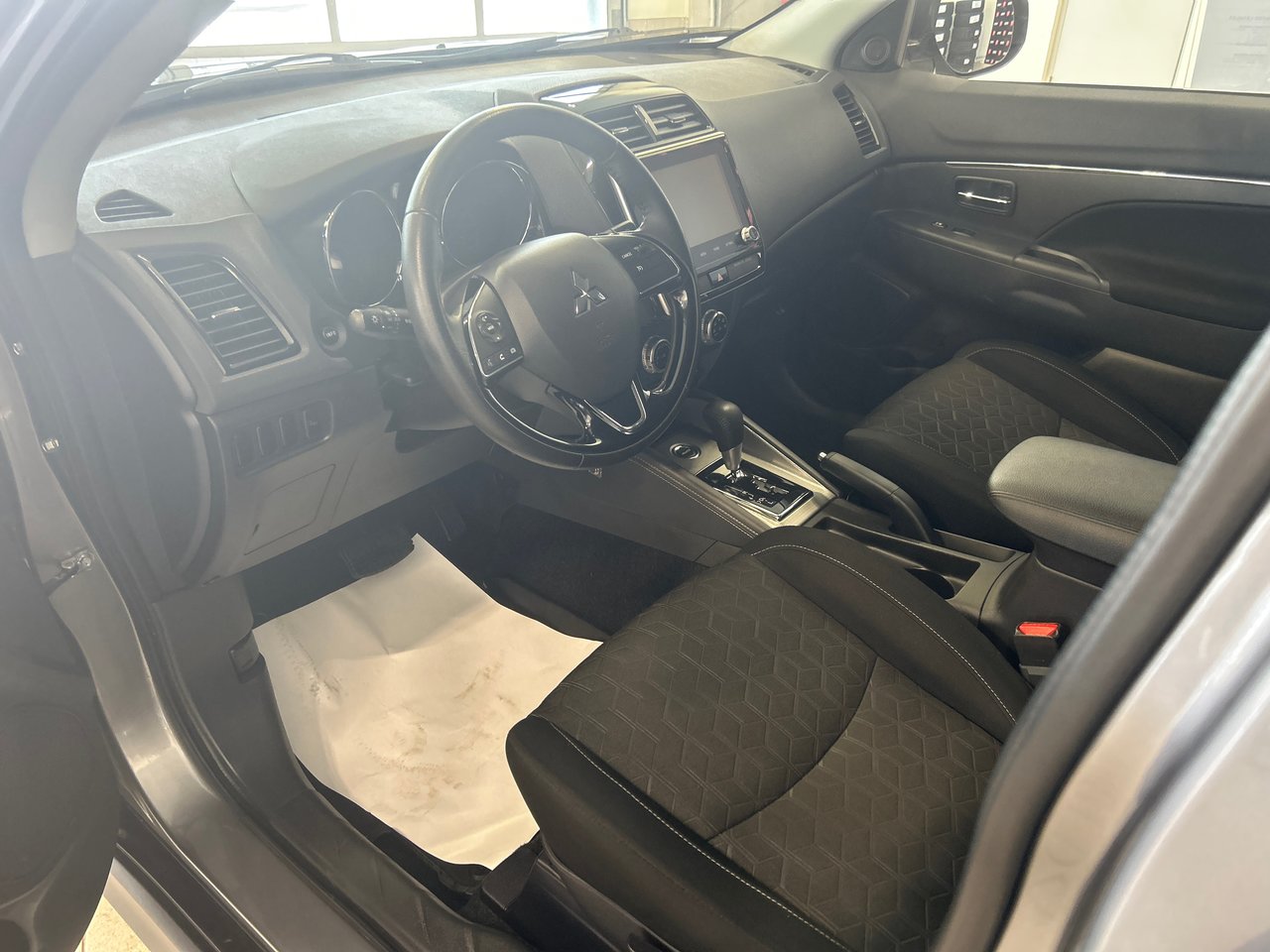 2020 Mitsubishi RVR - Image 17