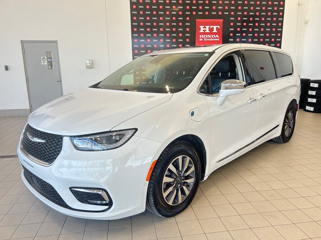 2022 Chrysler Pacifica Hybrid