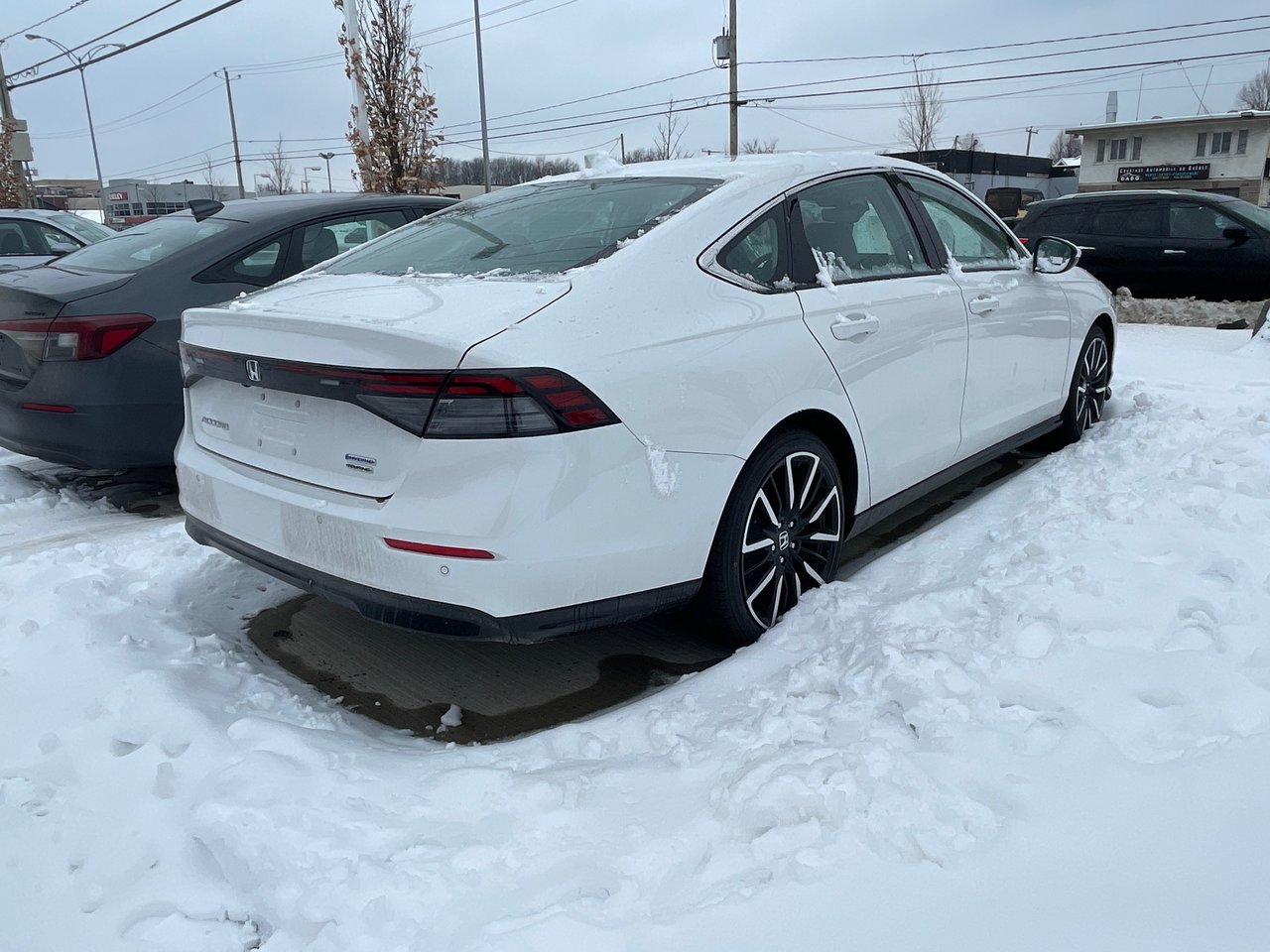 2025 Honda Accord Hybrid - Image 3