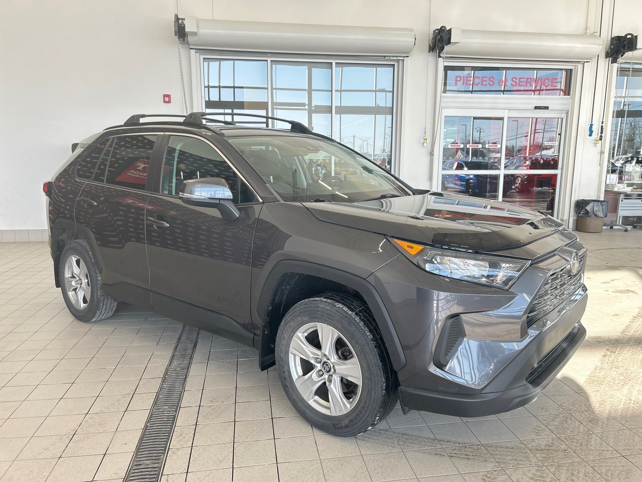 2019 Toyota RAV4 - Image 4