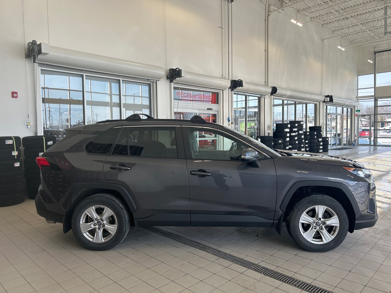 2019 Toyota RAV4 - Image 5