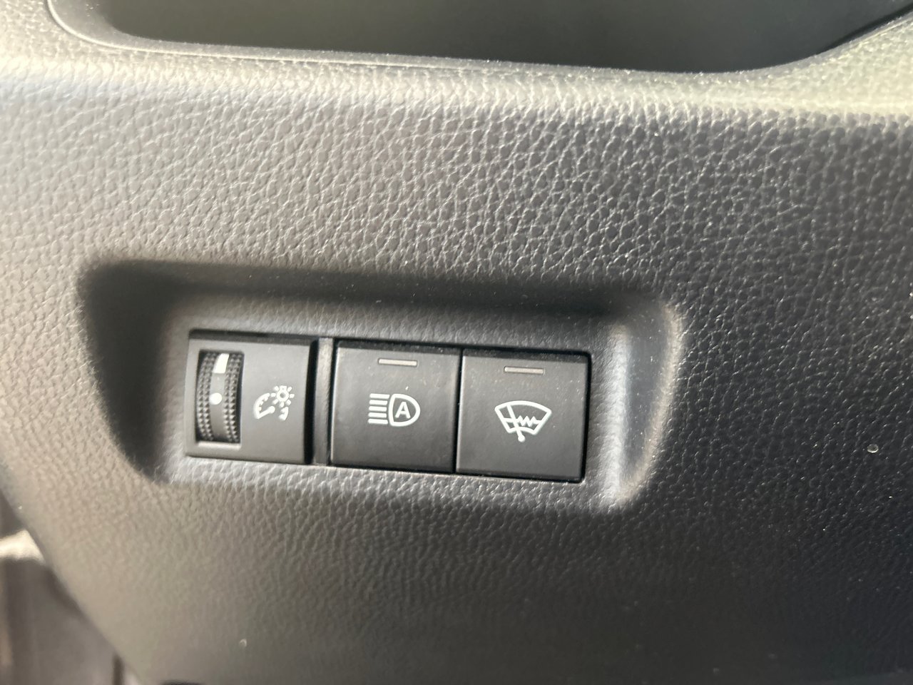 2019 Toyota RAV4 - Image 17