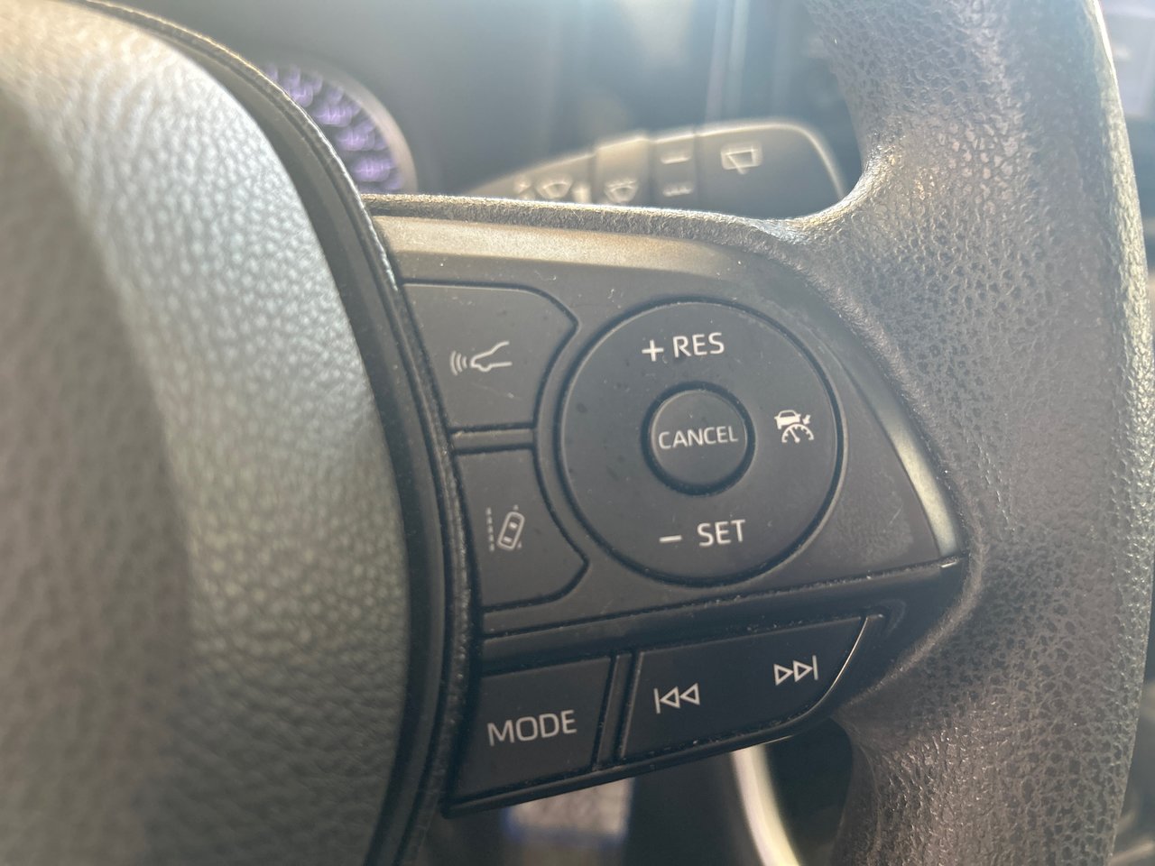 2019 Toyota RAV4 - Image 23